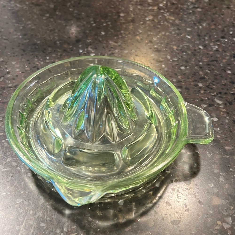 Depression glass juicer